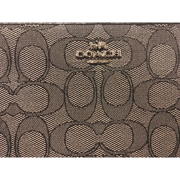 Coach Small Wristlet - Picture 6 of 10